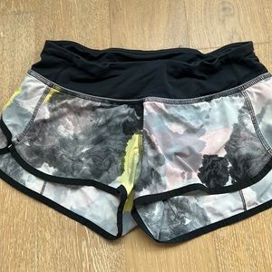 EUC Lululemon Speed Shorts - size 4